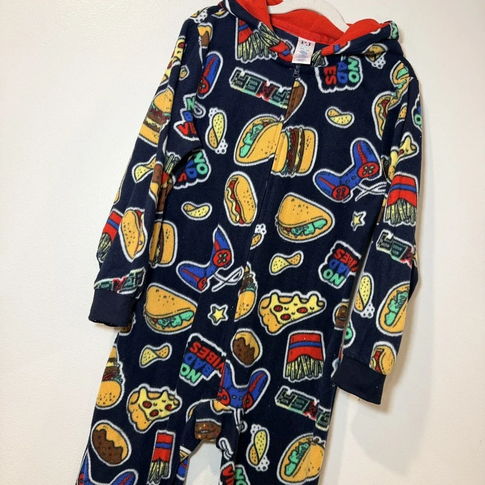 Boys One Piece Pajamas size M 7/8 Brand Children's Place - Fast Food Graphics